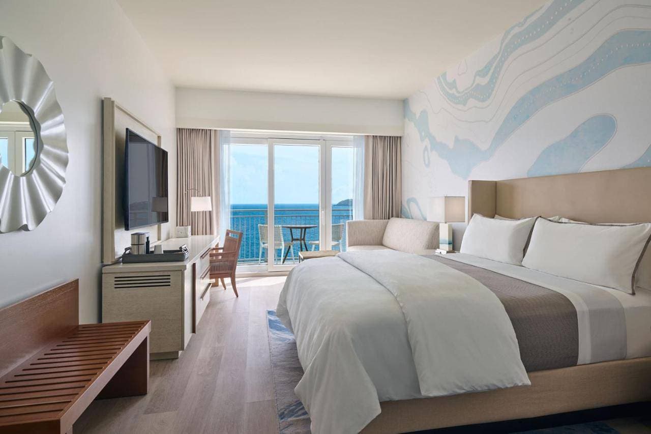 Foto 9 von 15: Deluxe King Room with Balcony and Ocean View