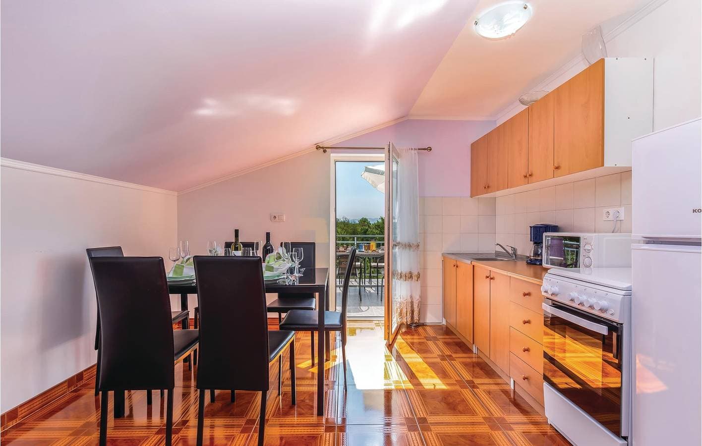 Foto 5 von 30: Gemütliche 2-Zimmer-Wohnung mit Terrasse und WLAN, 700 m vom Stadtzentrum von Bribir entfernt