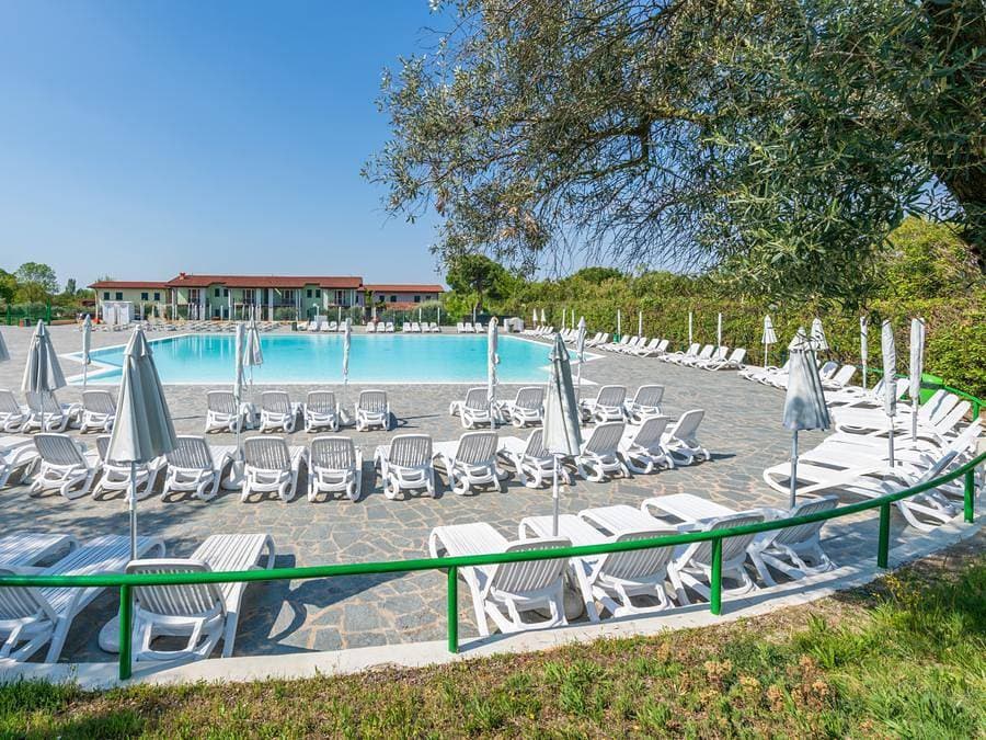 Foto 6 von 22: Camping The Garda Village - Bungalow 4 personen - Bilo Comfort