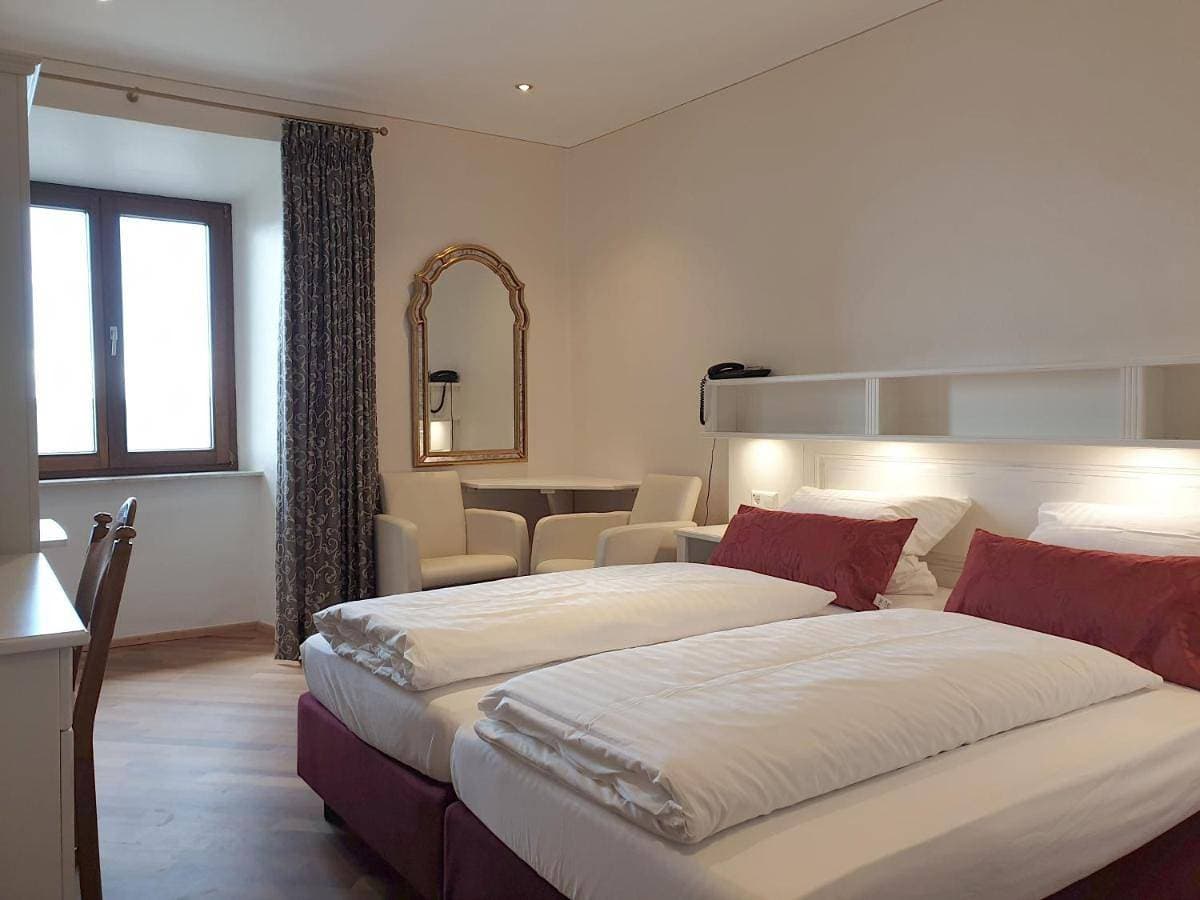 Foto 4 von 11: Double Room with Balcony and Sea View