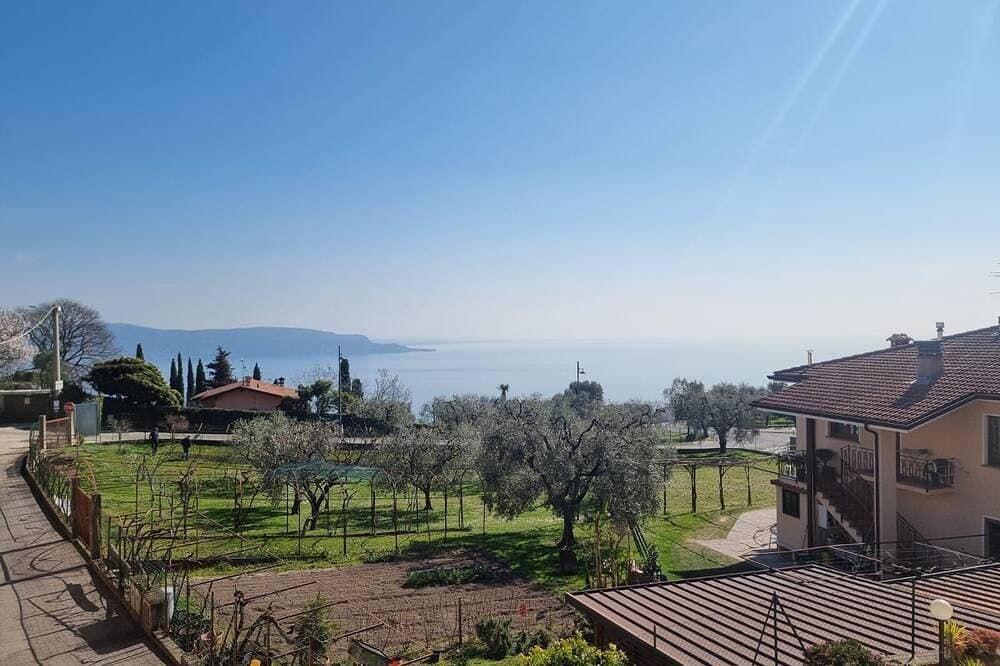 Exklusive, ruhige Ferienwohnung mit tollem Blick auf den Gardasee 1