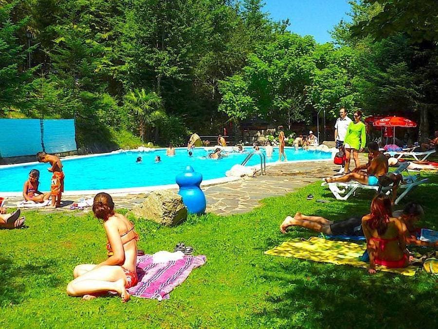 Foto 3 von 42: Bedura Park, camping temático de la naturaleza y bungalows - Chalet 2 personen - Holzhütte