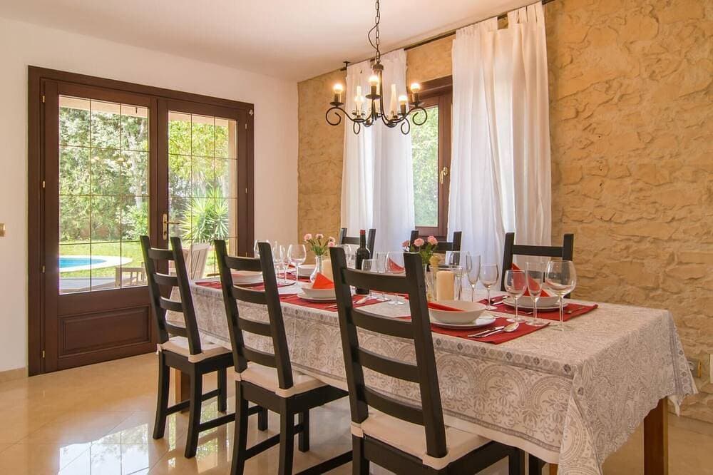 Foto 8 von 30: Gemütliches Haus in Cala Ratjada mit privatem Swimmingpool (innen oder außen.