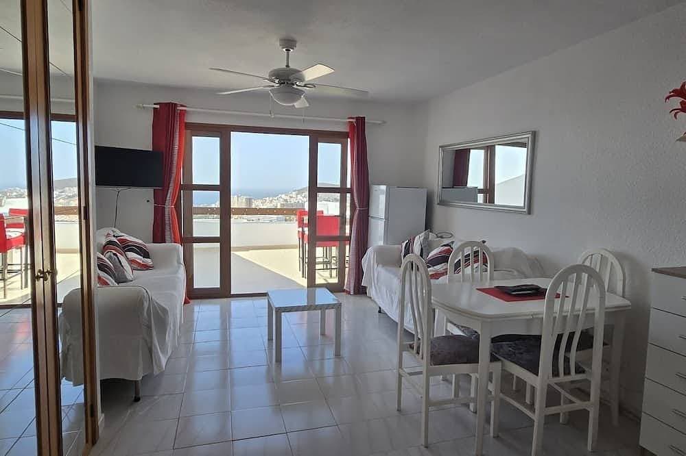 Foto 8 von 27: Schönes Studio-Apartment mit spektakulärem Meerblick und Speisen im Freien