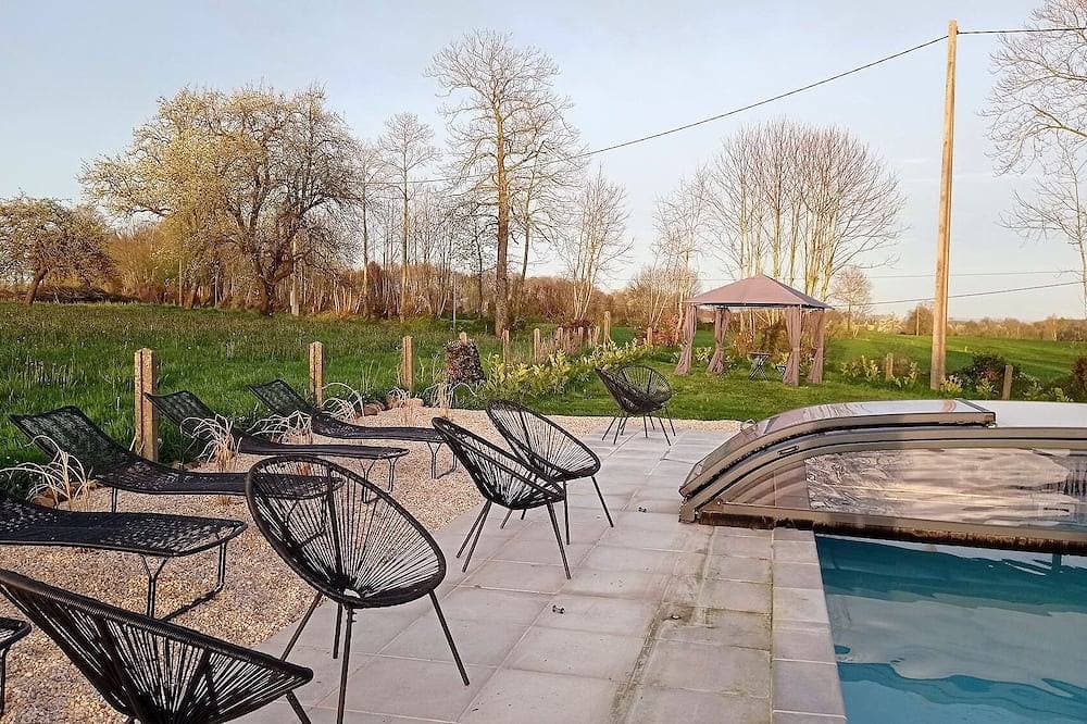 Foto 13 von 16: Charming countryside cottage with heated pool & private jacuzzi. 3 star rated