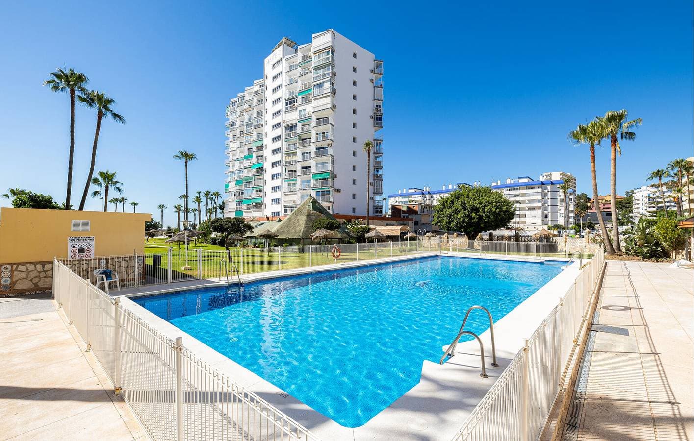 Foto 11 von 21: Appartement am Strand mit Pool und Terrasse