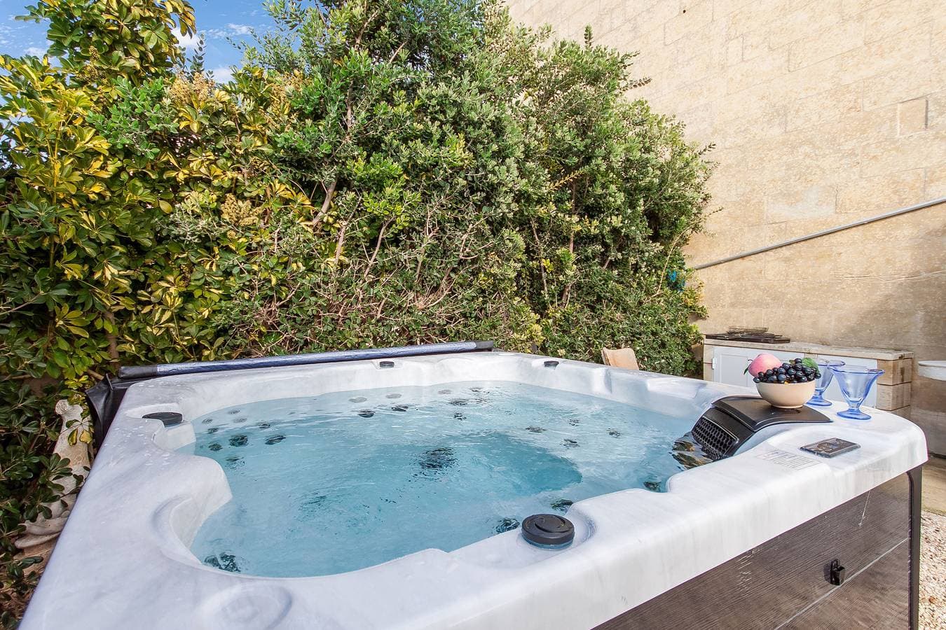 Foto 2 von 42: Twilight Gozitan Farmhouse With Pool