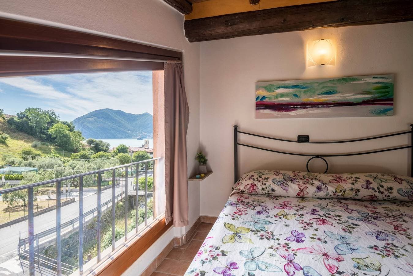 Mansarda con vista lago 1