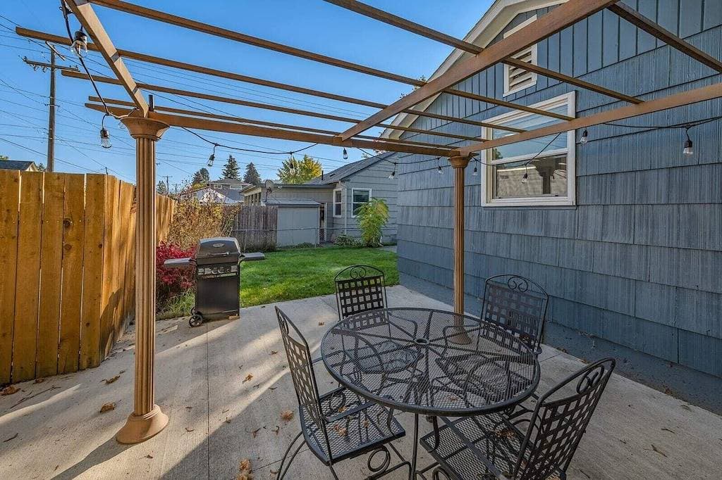 Foto 9 von 20: Walkable downtown getaway w/ free parking & BBQ