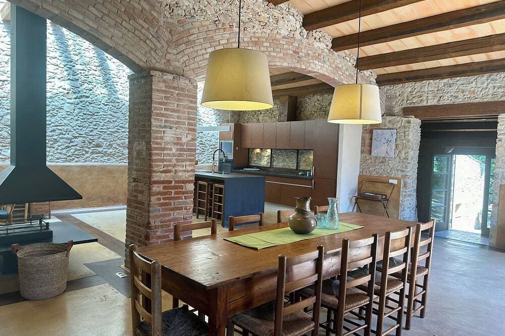 Foto 9 von 30: Unique catalan farmhouse with rustic charme dating back to the 16th century