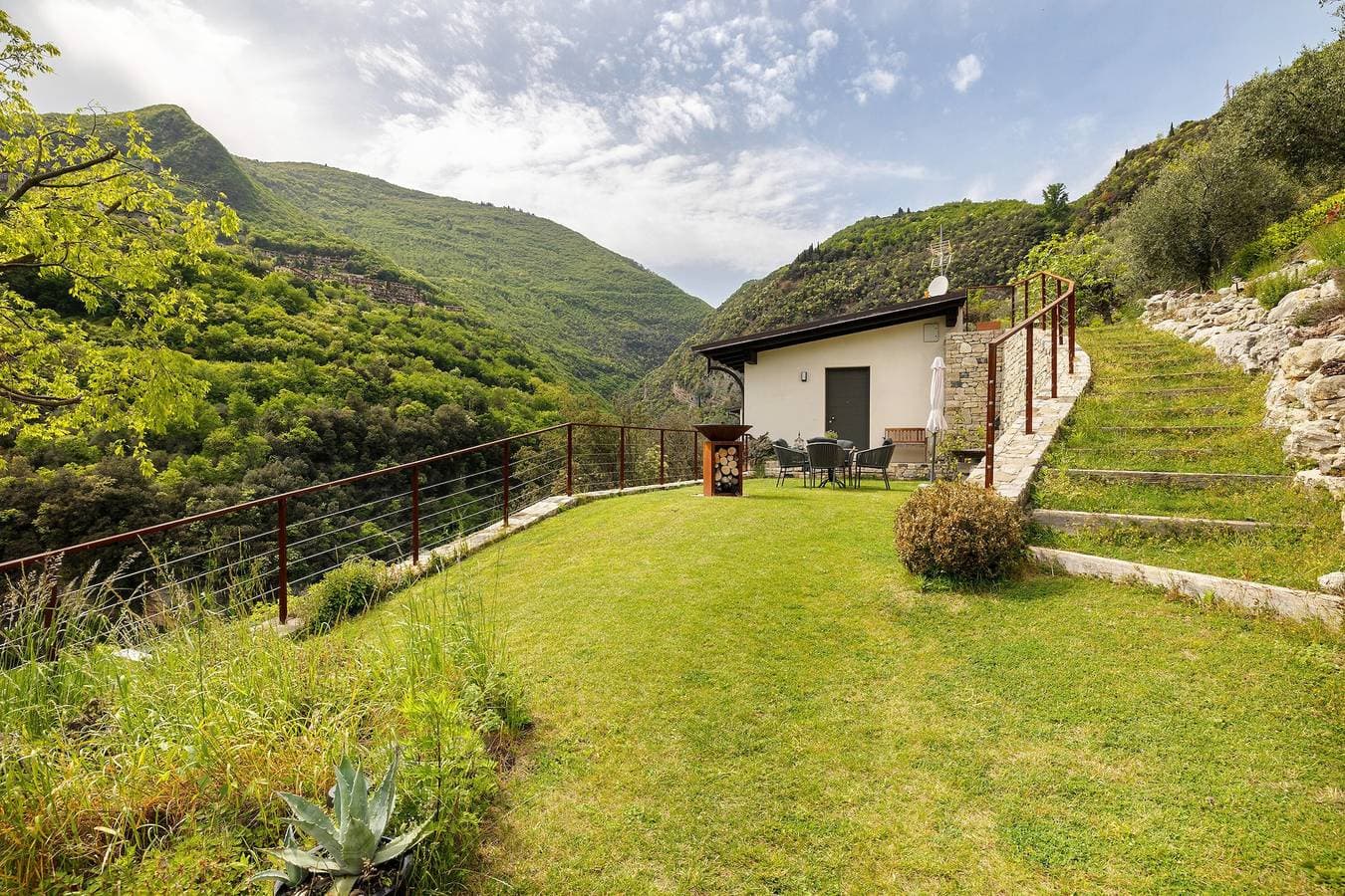 Foto 5 von 23: Ferienwohnung "Ca' Scaì Agrifugium Olivia" mit Seeblick, Gemeinschaftspool und WLAN