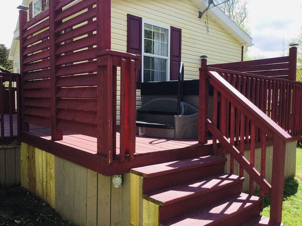 Foto 4 von 46: Hikers Suite  Private Hot Tub  <br>Cabot Trail, Pleasant Bay ,N.S.