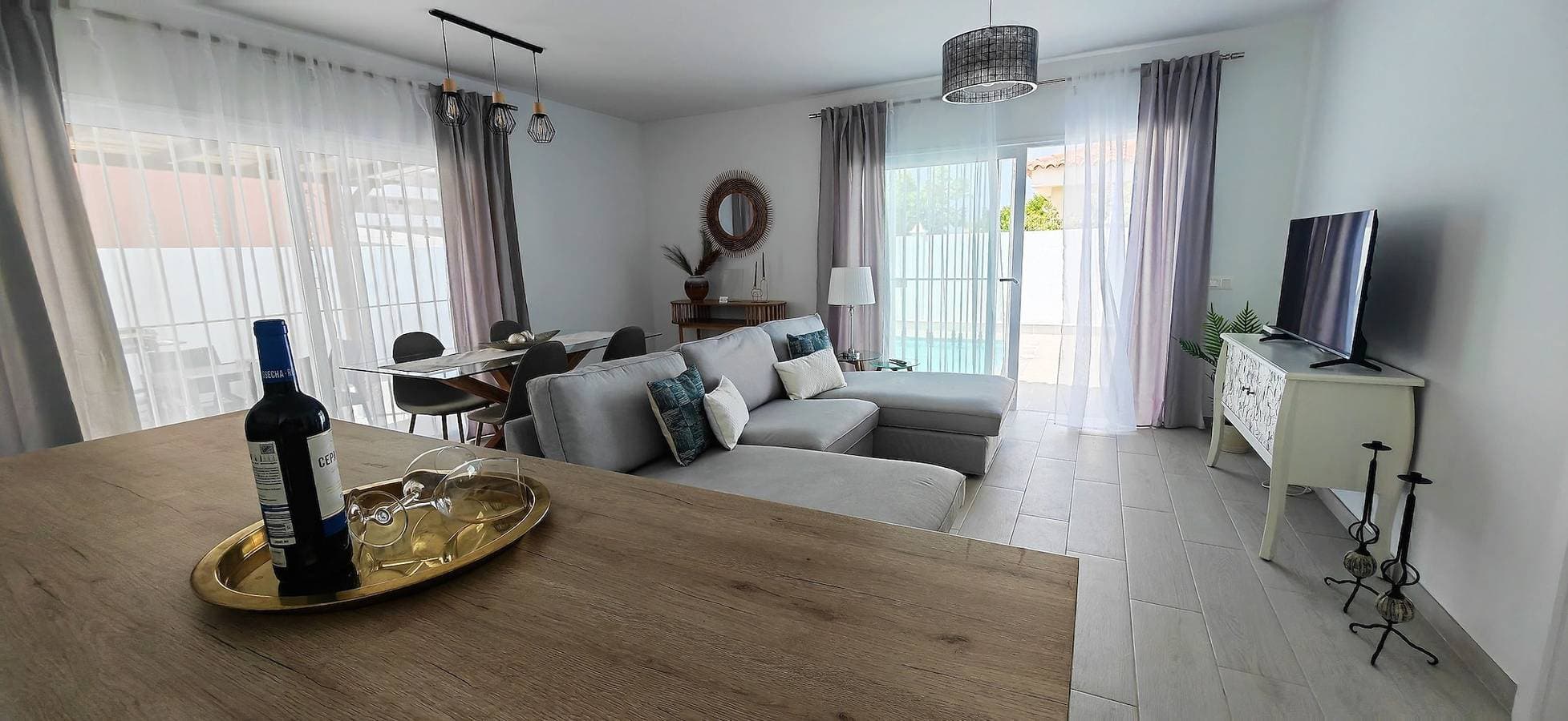Foto 2 von 42: Villa für 5 Personen mit Terrasse