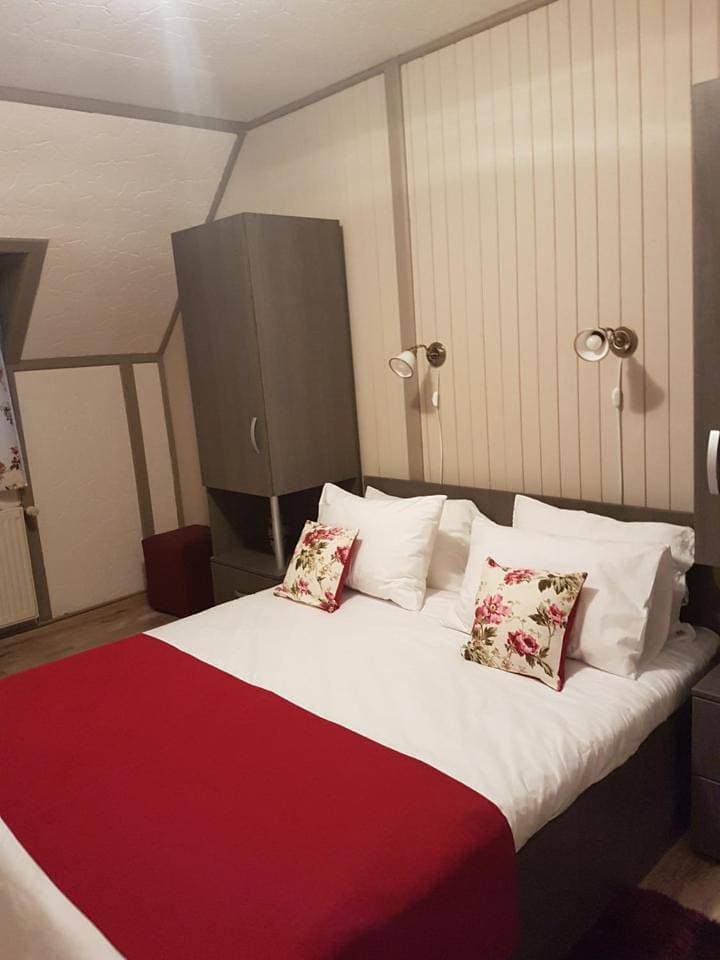 Foto 9 von 29: Double Room with Private Bathroom