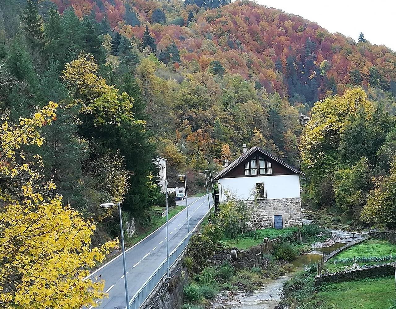 Foto 13 von 19: Ferienwohnung 'Kabila Enea 2' mit Bergblick, privatem Garten und Wi-Fi