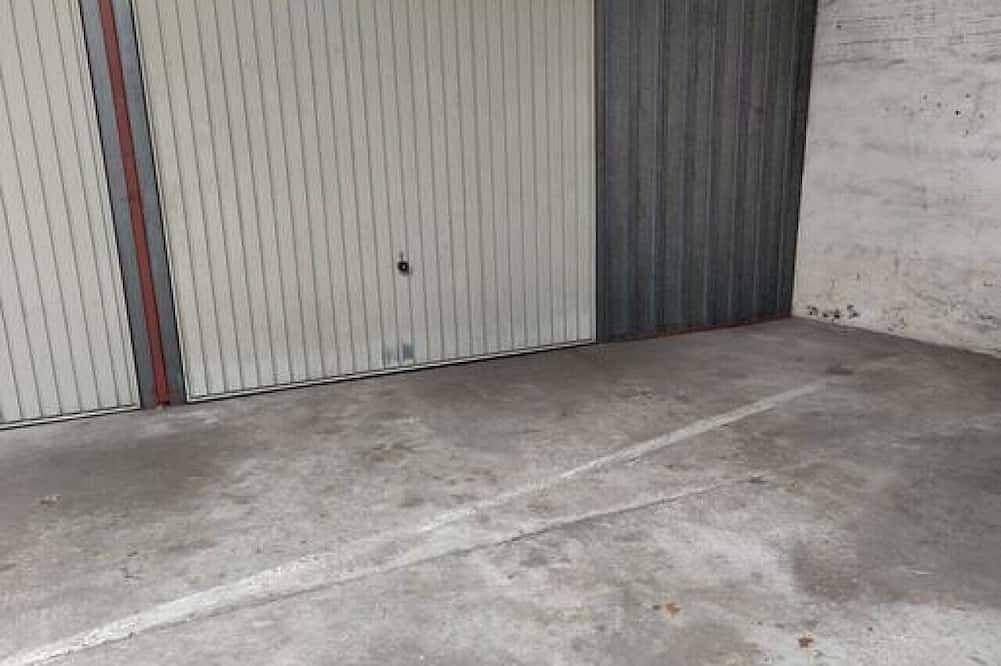 Foto 10 von 30: Traditional chic high ceilings apt w Aircos/Garage