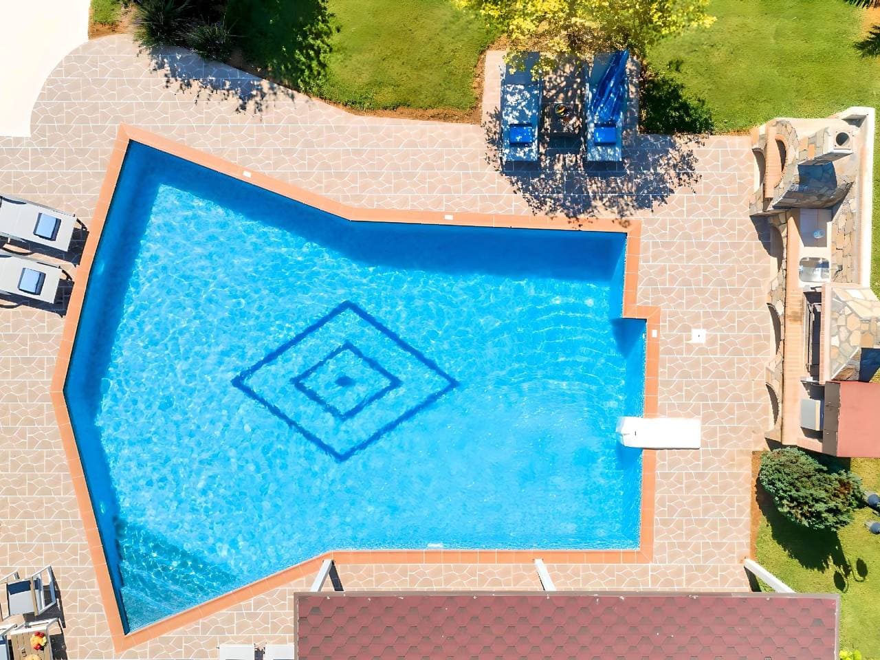 Foto 3 von 44: Mirsini Villa Privater Pool Jacuzzi