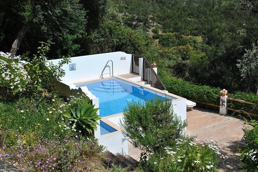 Foto 13 von 30: Das perfekte Wochenende Alleinlage mit Pool auf der Terrasse.