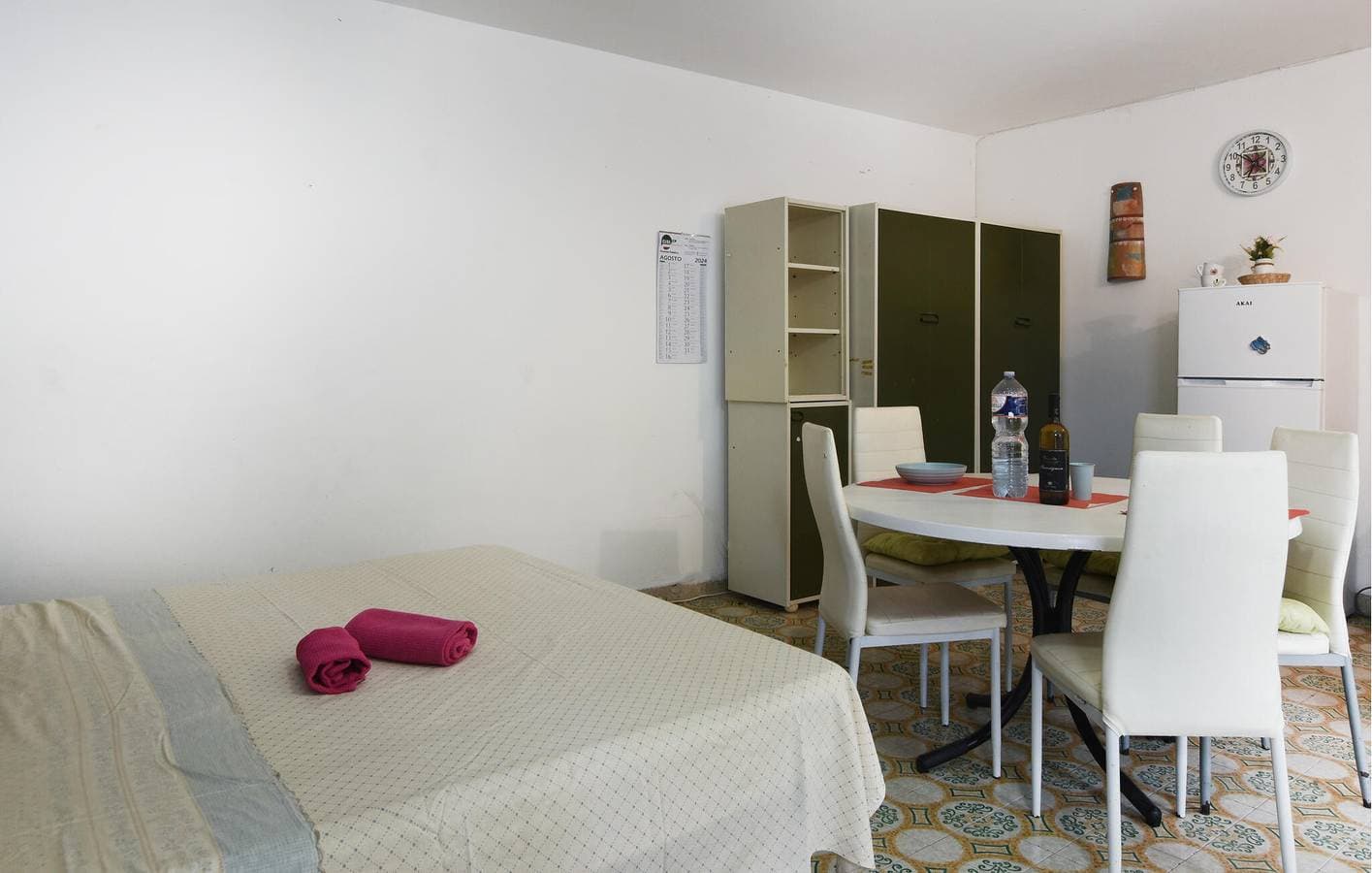 Foto 11 von 20: Apartment mit Meerblick, Waschmaschine, Parkplatz und Internet