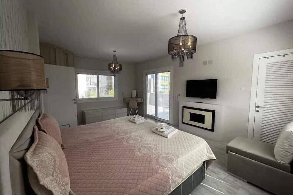 Foto 2 von 30: 4 Bedroom Private Villa, Pool, Kyrenia Town