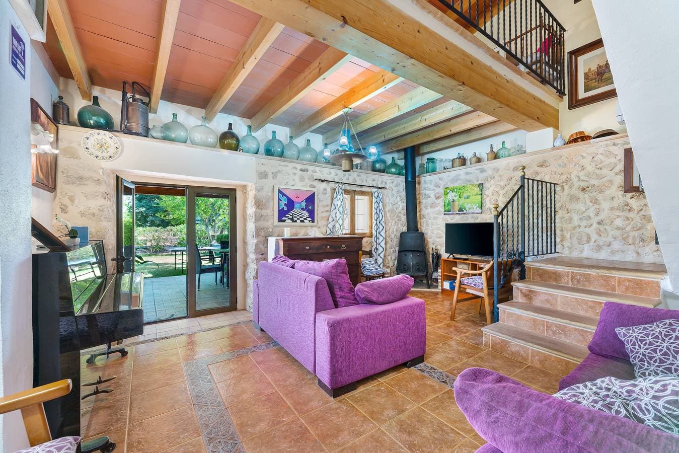 Foto 5 von 25: Haustierfreundliche Villa Cala Veritat mit Bergblick, Pool, A/C, WLAN, Garten, Terrasse und Balkon