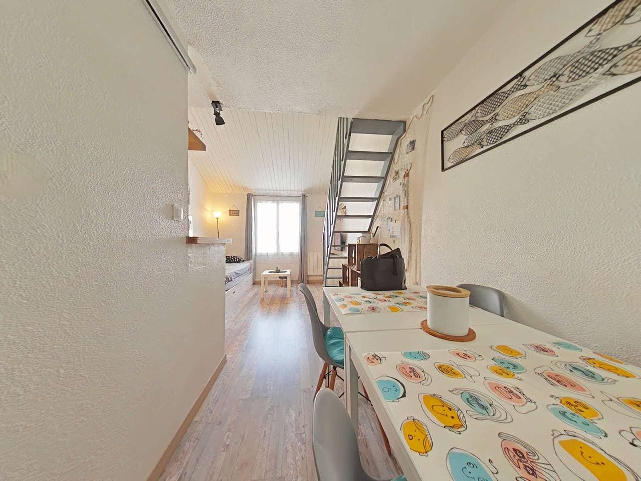 Helles Studio mit Mezzanine - Meerblick, 4 Schlafplätze, 250m vom Strand, nahe Hafen und Geschäften 1