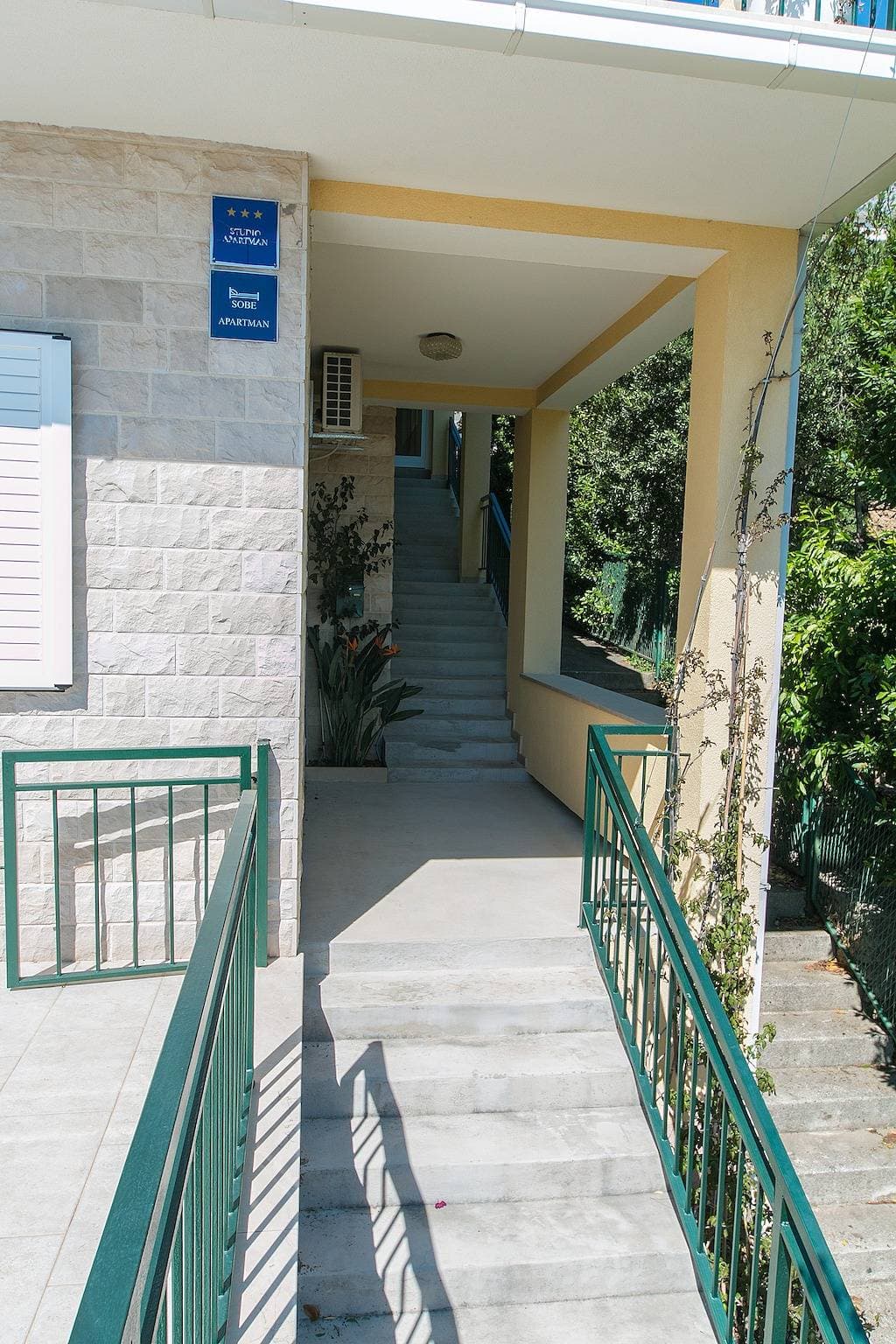 Foto 5 von 15: Zimmer mit Terrasse Brela, Makarska S-2717-i