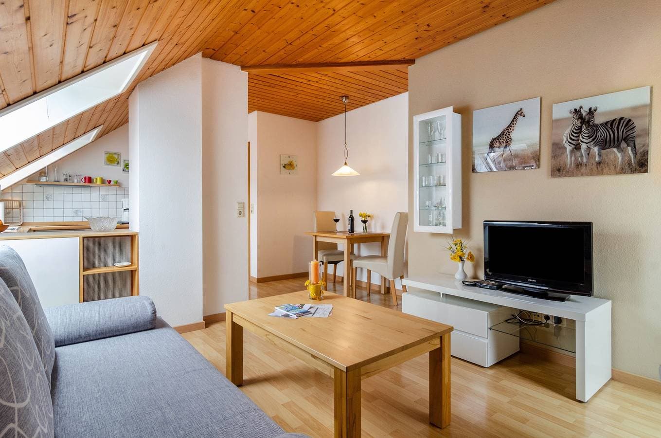 Foto 4 von 23: Haus Annette - Ferienwohnung 'Nr 2' mit Balkon und Wi-Fi