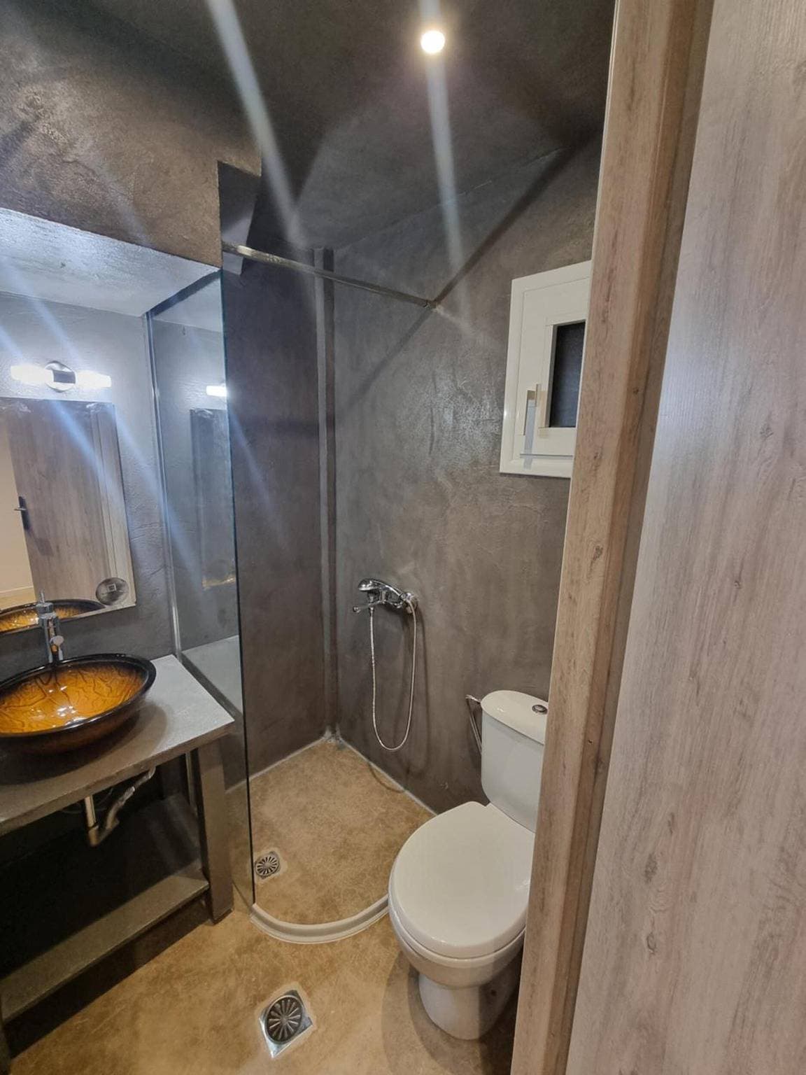 Foto 9 von 21: Studio 'Small House Lefkada' mit Bergblick, WLAN und Klimaanlage