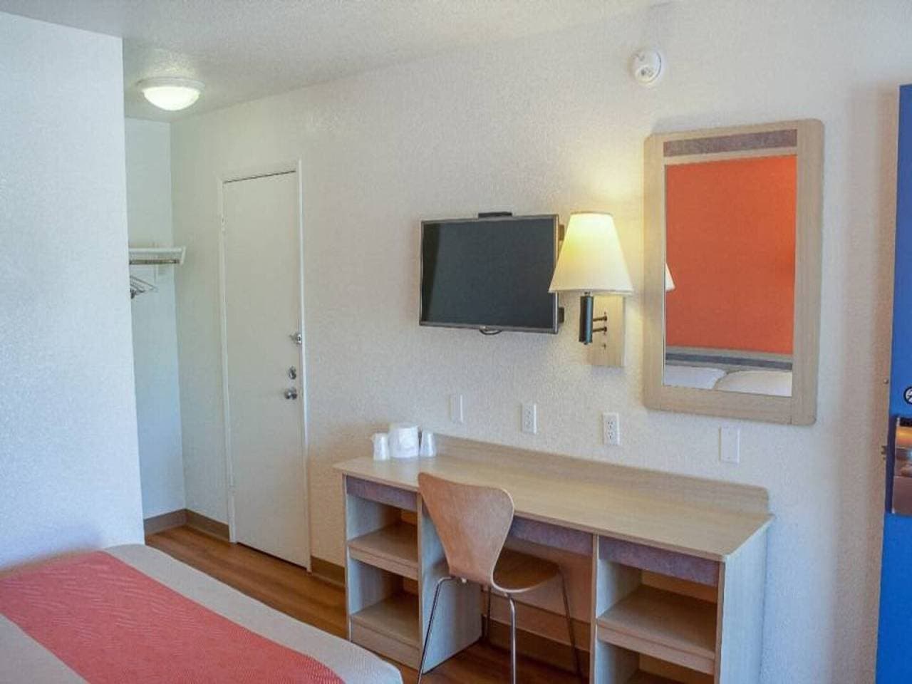 Foto 7 von 30: 2 Doppelbetten | Nichtraucherzimmer