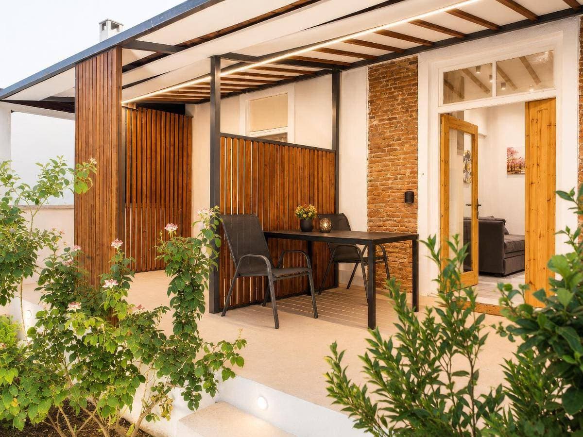 Elvira Boutique Suites - Elegant Studios near the Sea 1