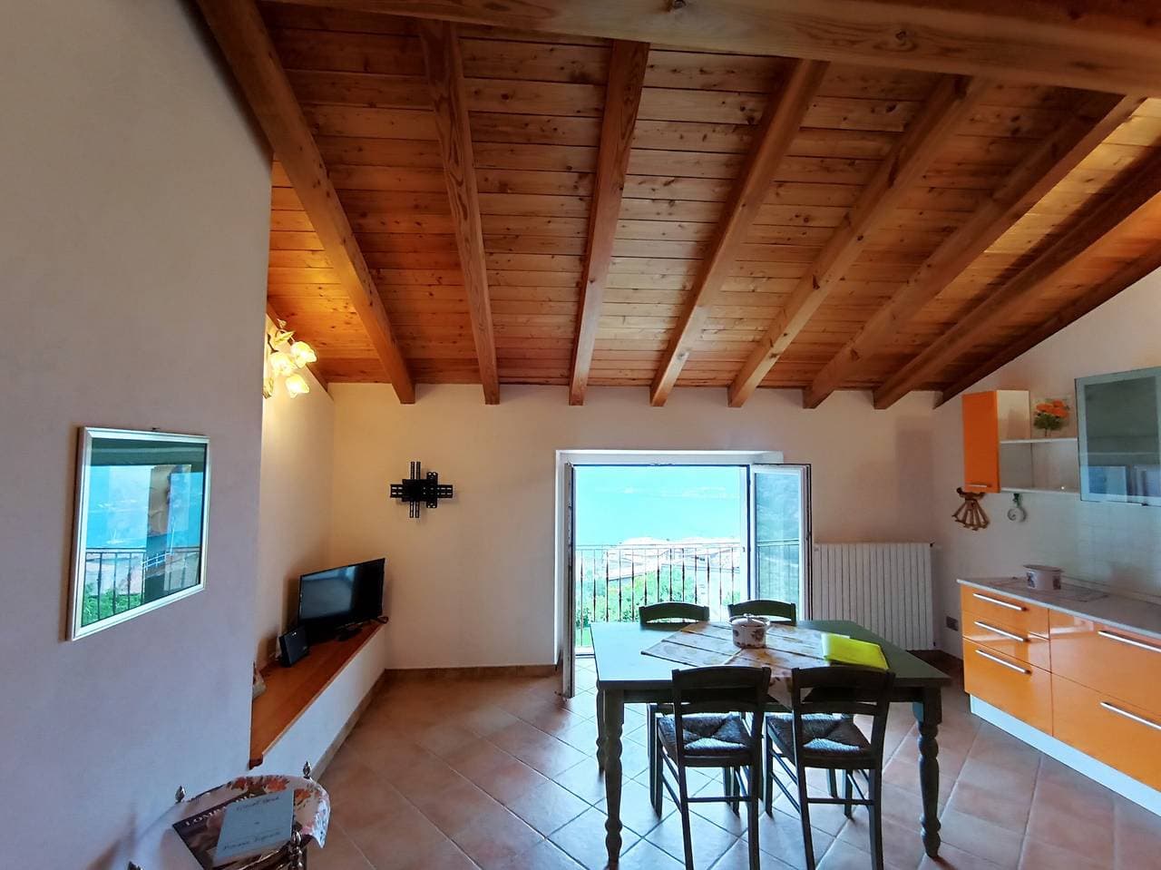 Foto 13 von 31: Ferienwohnung 'Naol' mit Seeblick