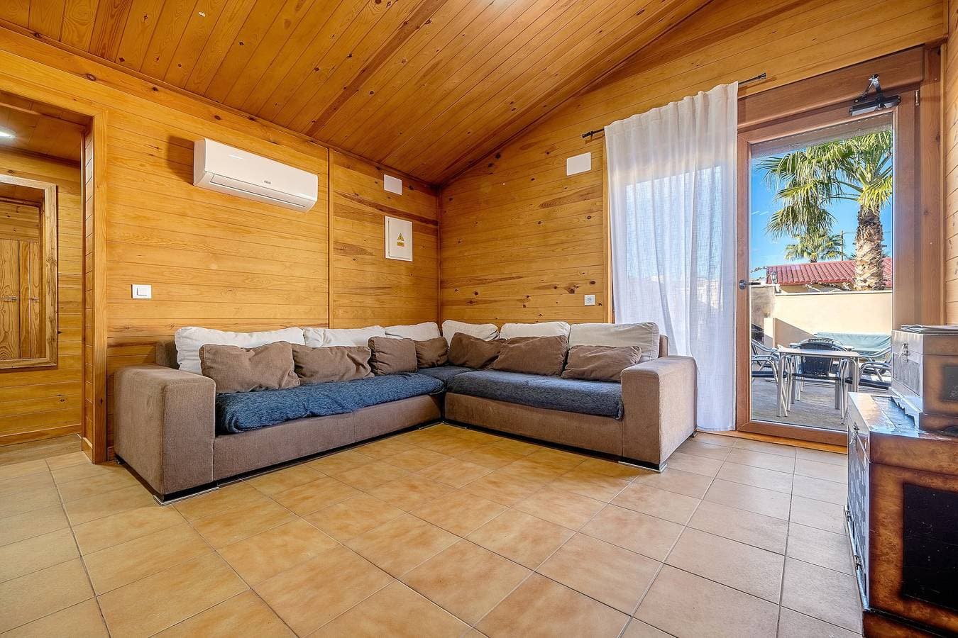 Foto 4 von 34: Ferienhaus "Faro" mit Pool, Garten und WLAN