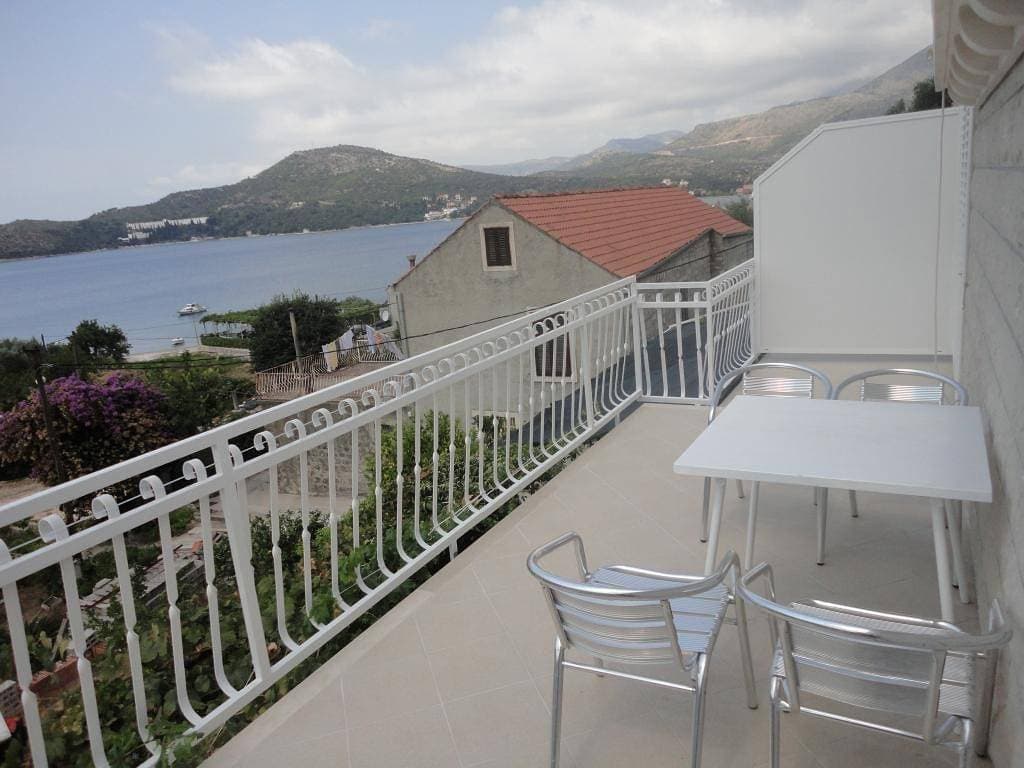 Foto 5 von 8: Ferienwohnung für 4 Personen mit Meerblick