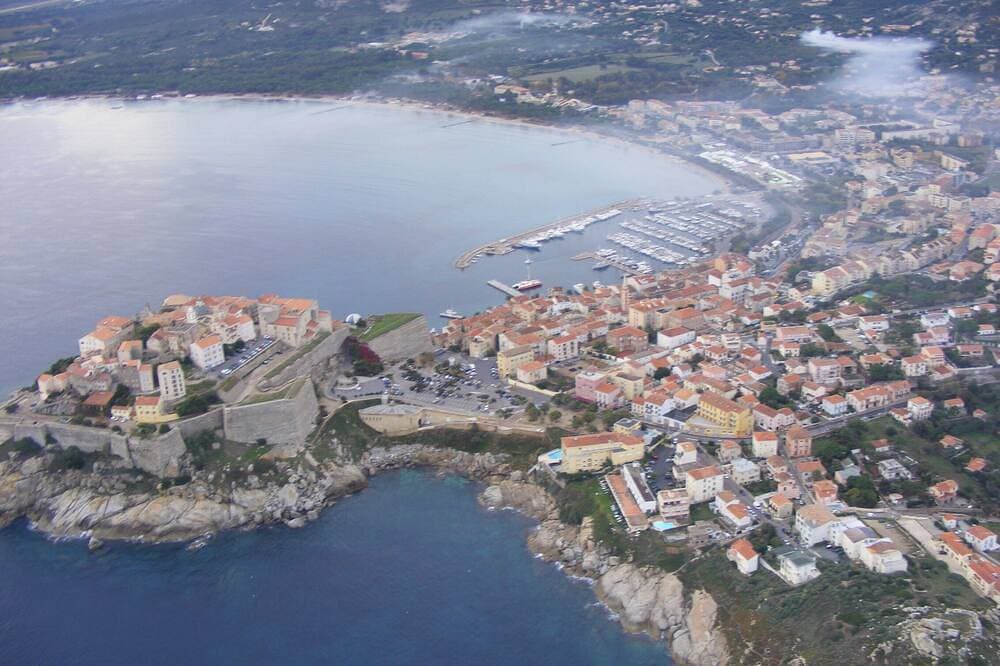 Foto 11 von 15: Studio 30m² Charakter zwischen Land und Meer - 8 km von Calvi Promo Mai