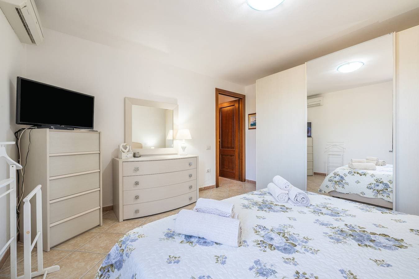 Foto 6 von 25: Ferienhaus 'Casa Francesca' mit Bergblick, WLAN und Klimaanlage