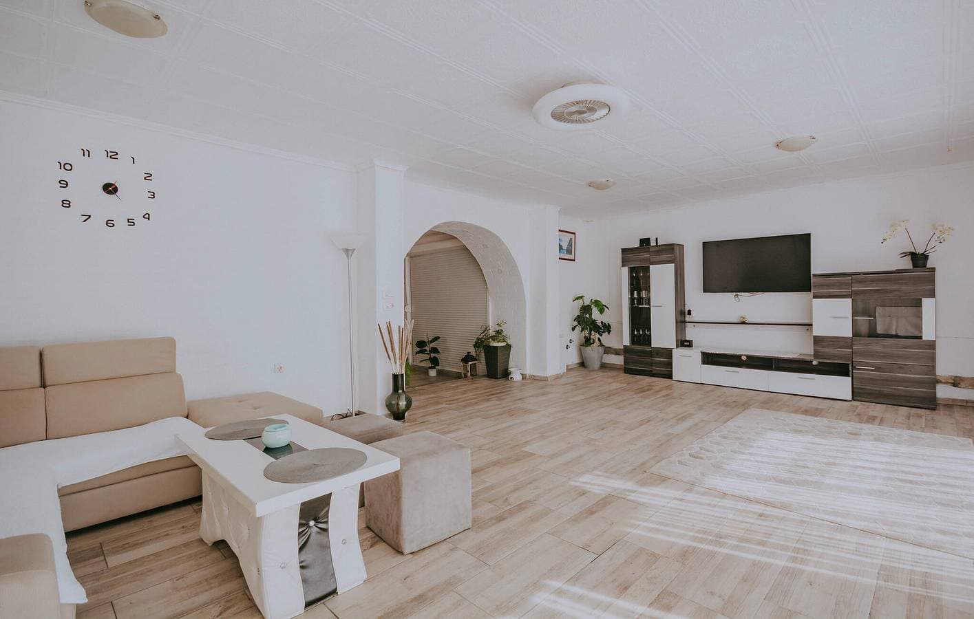 Foto 6 von 34: Charmante 2-Zimmer-Wohnung mit Pool und Terrasse in der Nähe von Brtonigla