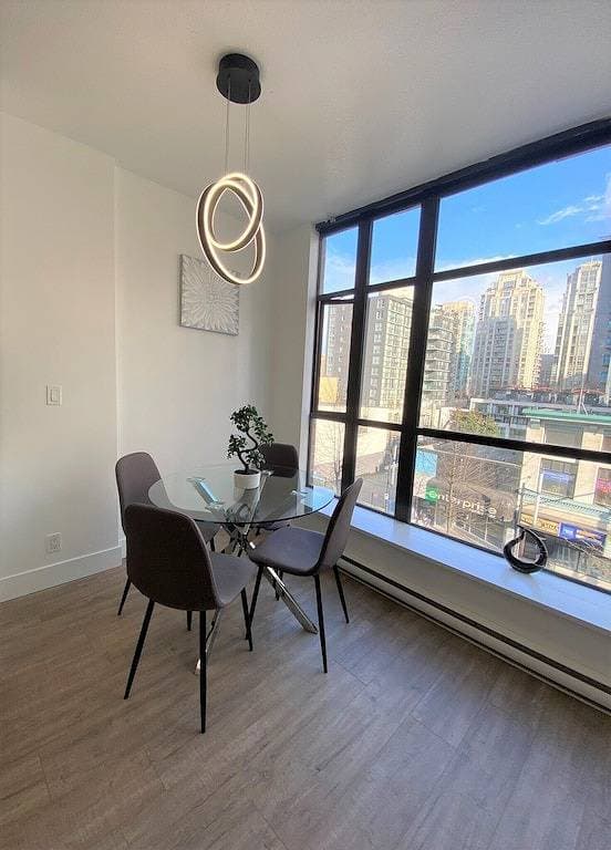 Foto 4 von 28: Vancouver Downtown City view 1 Bedroom & Flex Apartment