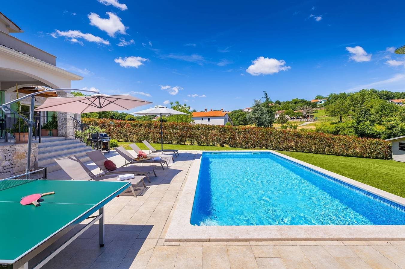 Foto 10 von 54: Villa Bartol mit privatem Pool, Tischtennis, Darts