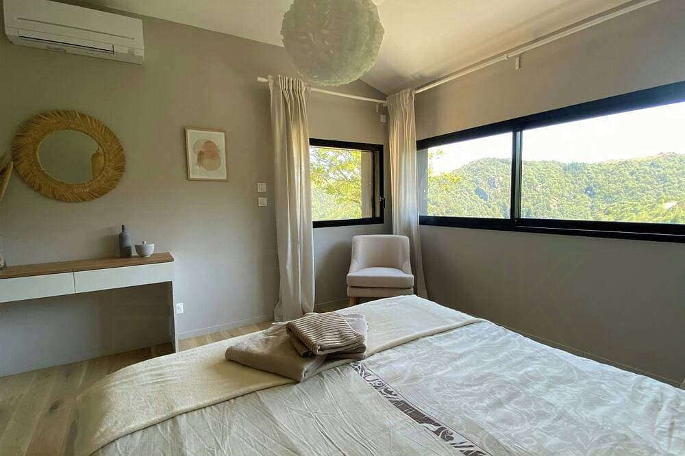 Foto 6 von 26: Moderne Villa mit Blick auf den Mont Lozère