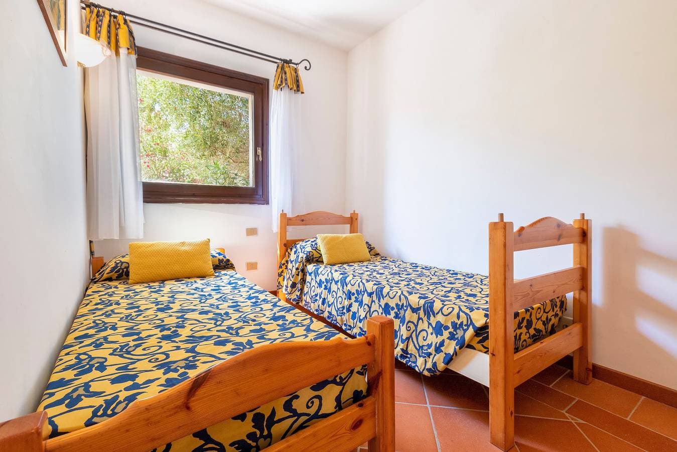 Foto 13 von 23: Ferienwohnung 'Trilocale Fiordaliso' mit Meerblick, Terrasse und Gemeinschaftspool