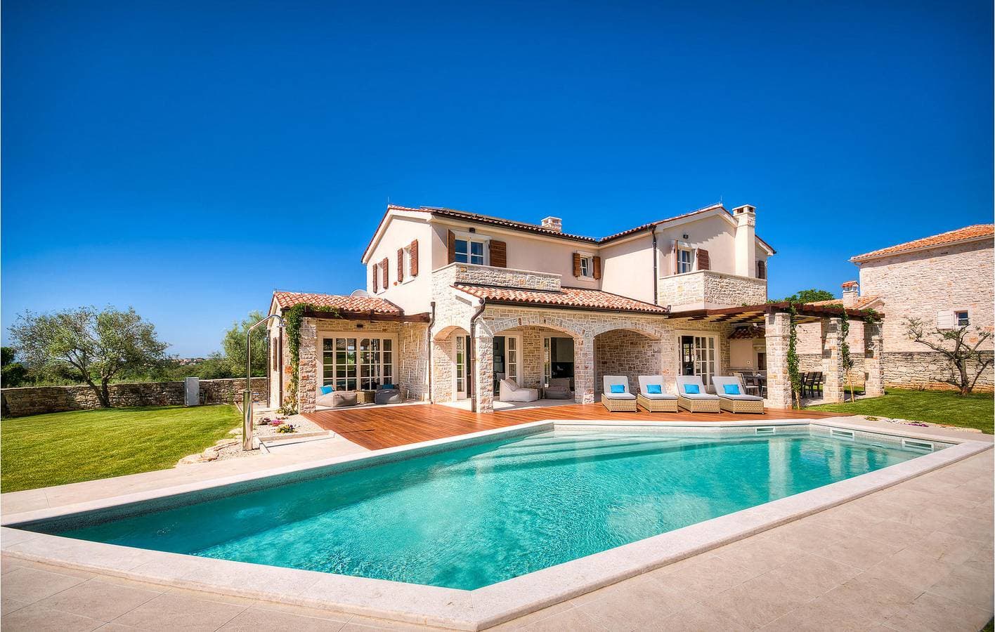Foto 10 von 44: Reizende Ferienwohnung mit Pool und WLAN, nur wenige Schritte von Idila Rakovci entfernt!
