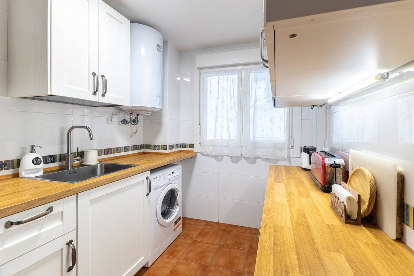 Foto 10 von 32: Voll ausgestattetes Ferienhaus 'Vivienda Candemor' mit Klimaanlage, WLAN und Garage