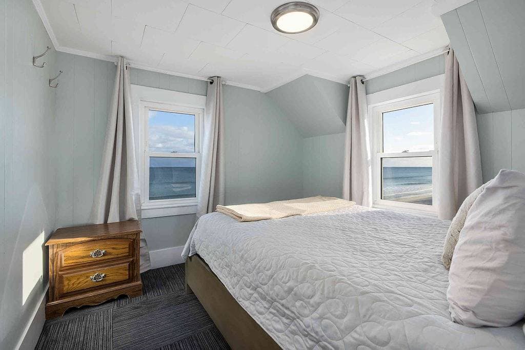 Beachfront Home-Breathtaking 180 Degree Ocean Sunrises-Sunsets 1
