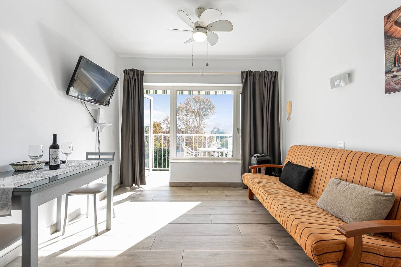 Foto 3 von 30: Ferienwohnung 'Carihuela Palace Beach' mit privatem Pool, Wi-Fi und Klimaanlage