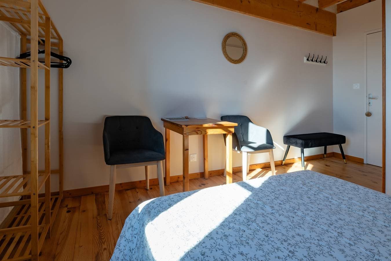 Foto 7 von 22: Gästehaus „La Chastanha – Zimmer 2“ mit Bergblick