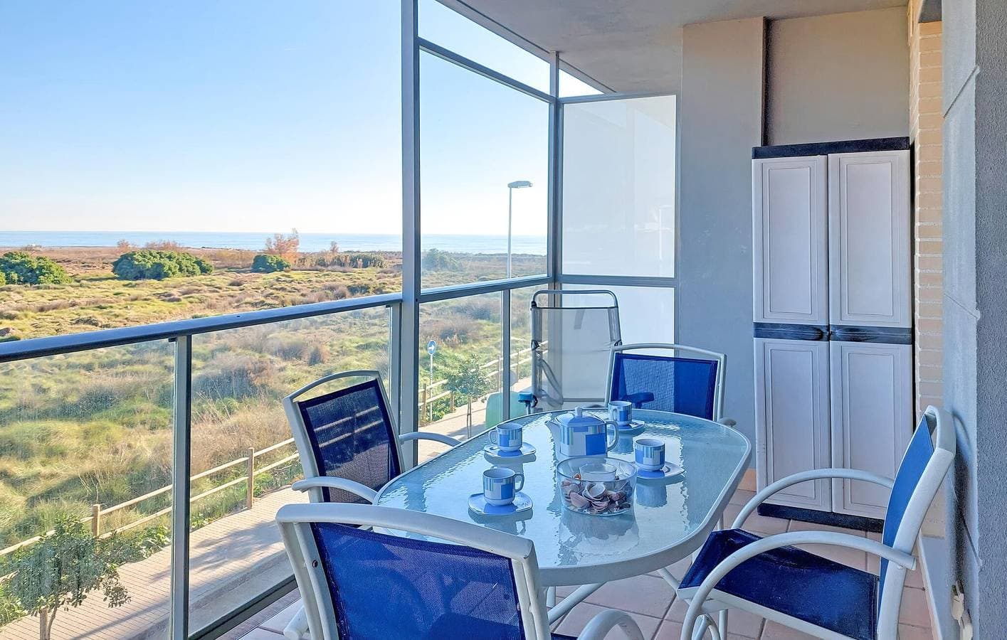 Foto 3 von 23: Rückzugsort mit Meerblick, Pool und Parkplatz - Playa Masbó 2km