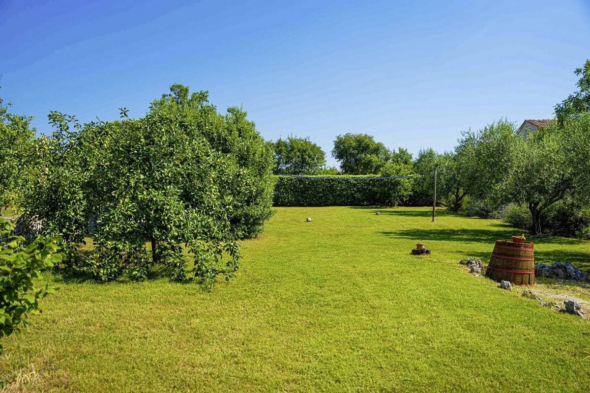 Foto 10 von 48: Ferienhaus Agricola * 2000 m2 Garten, privater Pool, Grill, WLAN