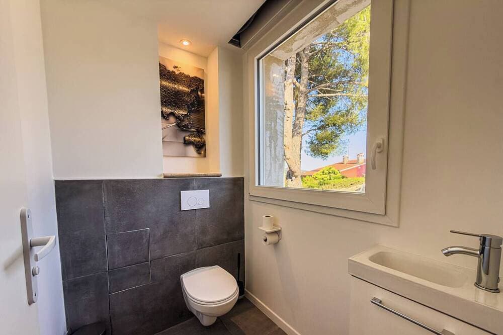 Foto 12 von 27: Villa Columbia: pool, hot tub and mountain views near Nice
