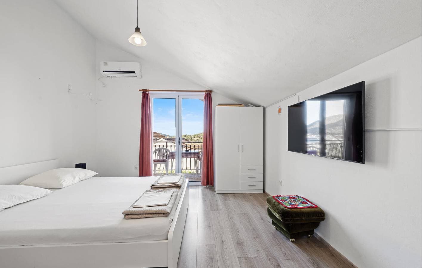 Foto 5 von 26: Apartment am Meer mit Terrasse, Küche und Parkplatz – 700 m vom Camp Vala entfernt